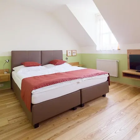 Nocleg ze śniadaniem Weingut & Gaestezimmer Edelmann 3*