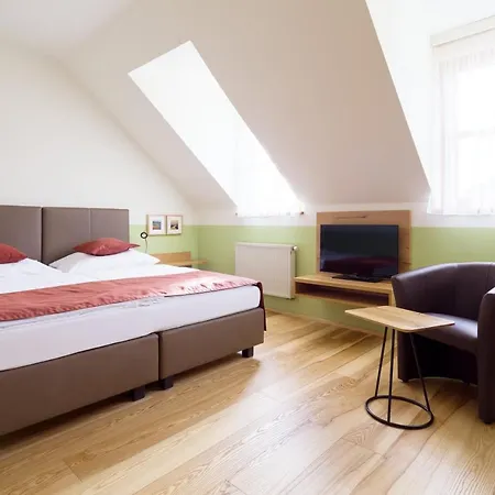 Weingut & Gastezimmer Edelmann Bed & Breakfast *