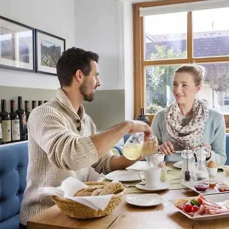 Weingut & Gaestezimmer Edelmann 3* Göttlesbrunn