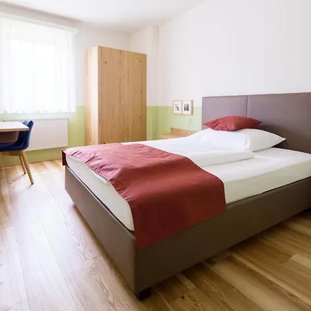 Weingut & Gaestezimmer Edelmann Göttlesbrunn