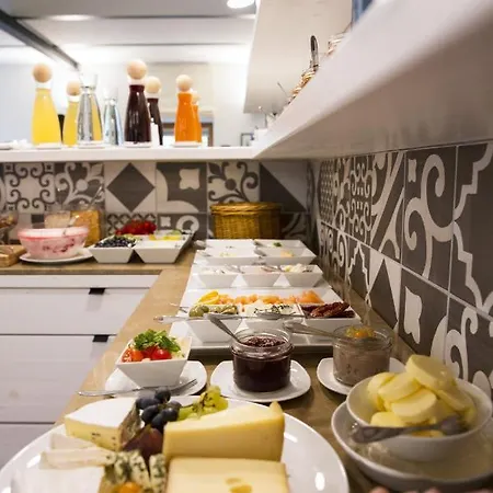 Weingut & Gastezimmer Edelmann Bed & Breakfast *