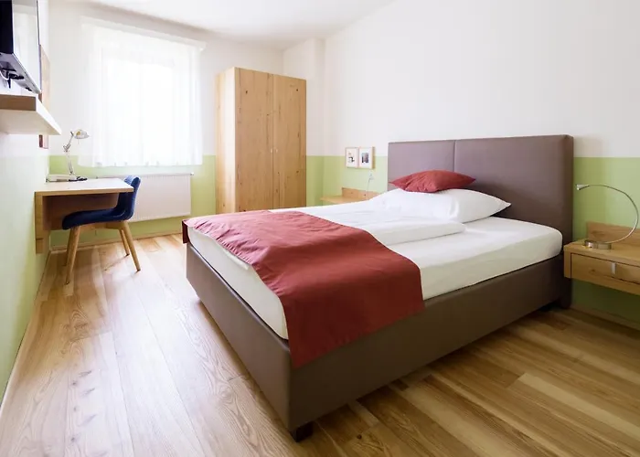 Weingut & Gaestezimmer Edelmann Goettlesbrunn